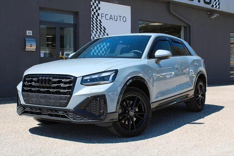 Usata Audi Q2 S-Line 150 CV (110 kW) 2024 Grigio SUV