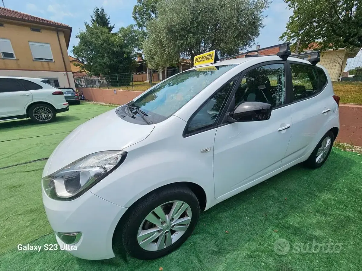 Usata Hyundai ix20 Comfort 90 CV (66 kW) 2011 Bianco Utilitaria