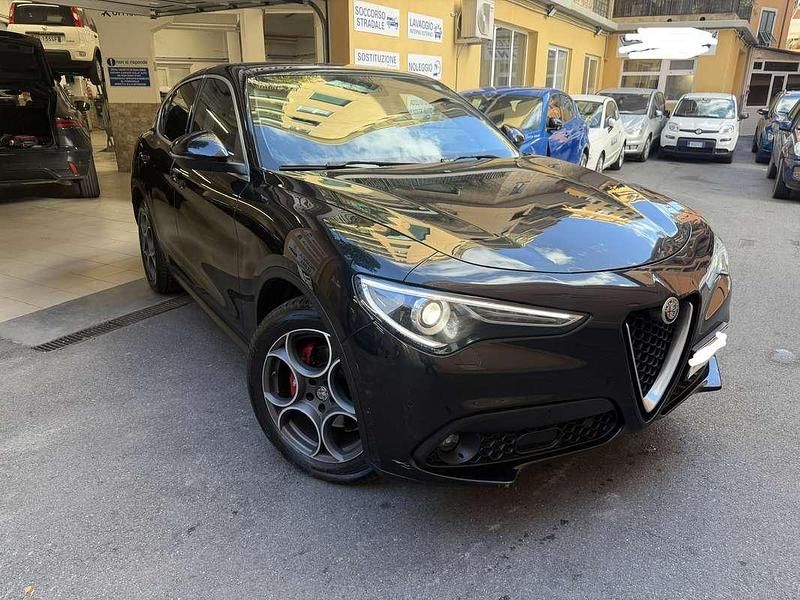 Usata Alfa Romeo Stelvio Sprint 190 CV (139 kW) 2020 Nero SUV