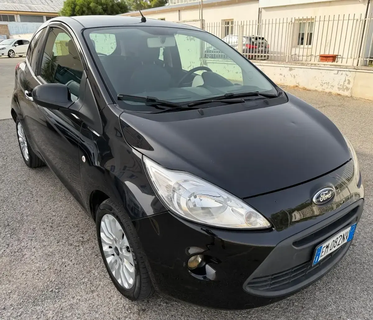 Usata Ford Ka Titanium 75 CV (55 kW) 2012 Nero Utilitaria