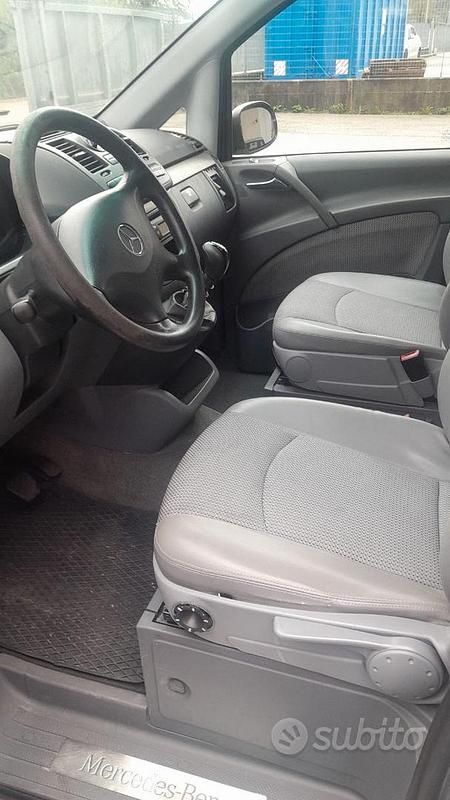 Usata Mercedes Viano 2005 Grigio Monovolume