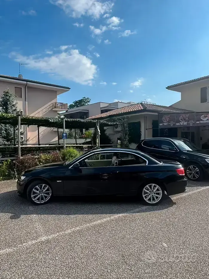 Usata BMW 325 Cabriolet 204 CV (150 kW) 2010 Nero Cabrio