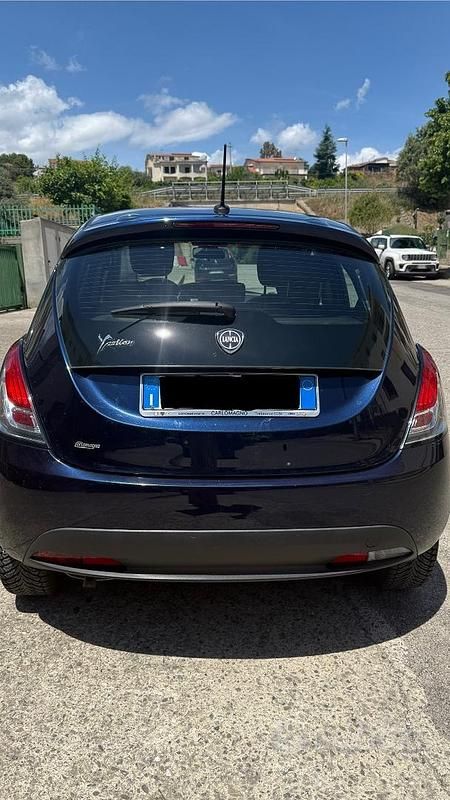 Usata Lancia Ypsilon 54 CV (39 kW) 2020 Blu Utilitaria