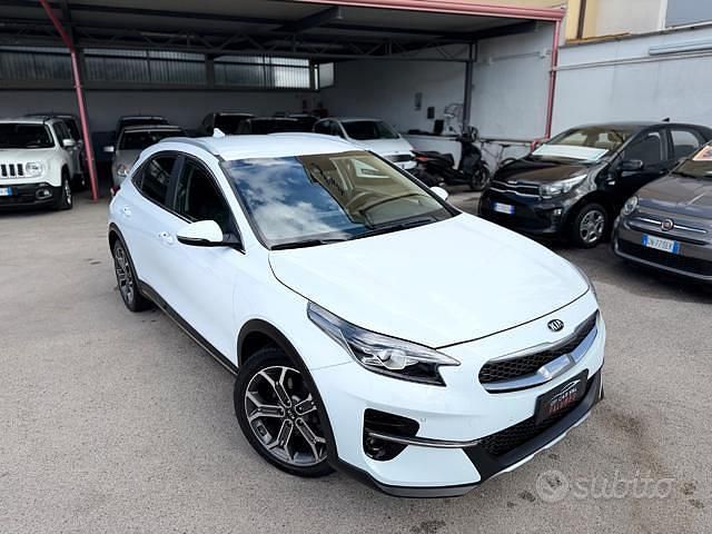Usata Kia XCeed 136 CV (100 kW) 2022 Bianco SUV