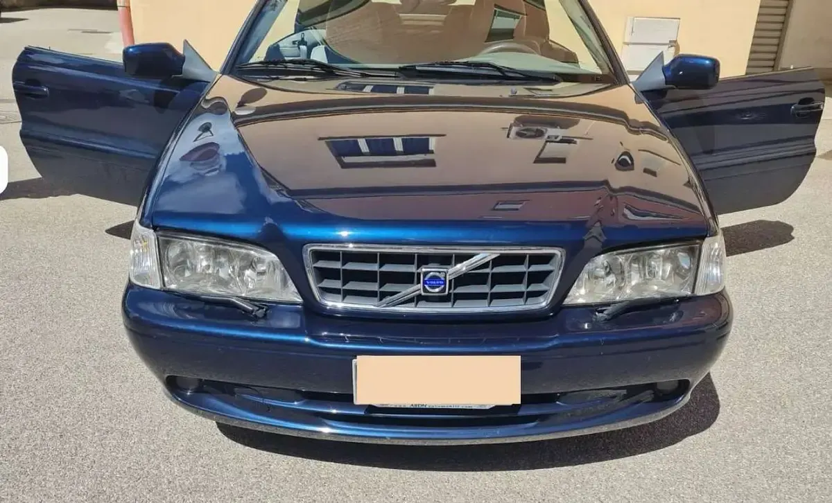 Usata Volvo C70 163 CV (119 kW) 2003 Blu/azzurro Cabrio