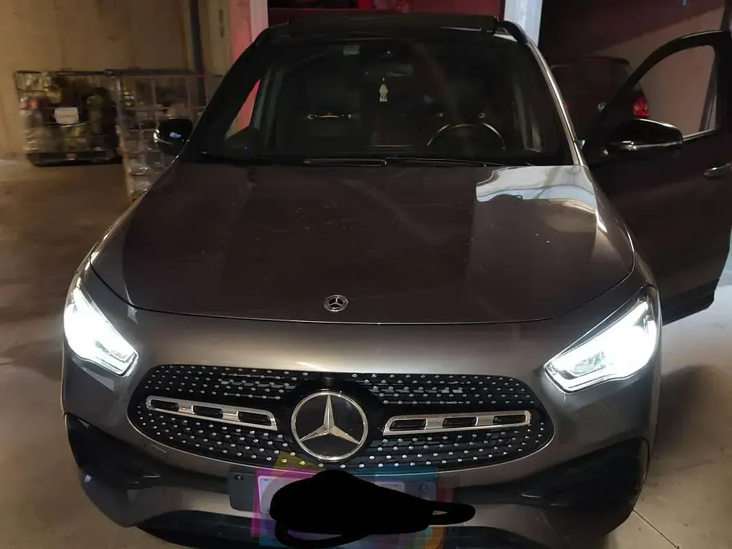 Usata Mercedes GLA180 Premium 116 CV (85 kW) 2022 Grigio SUV