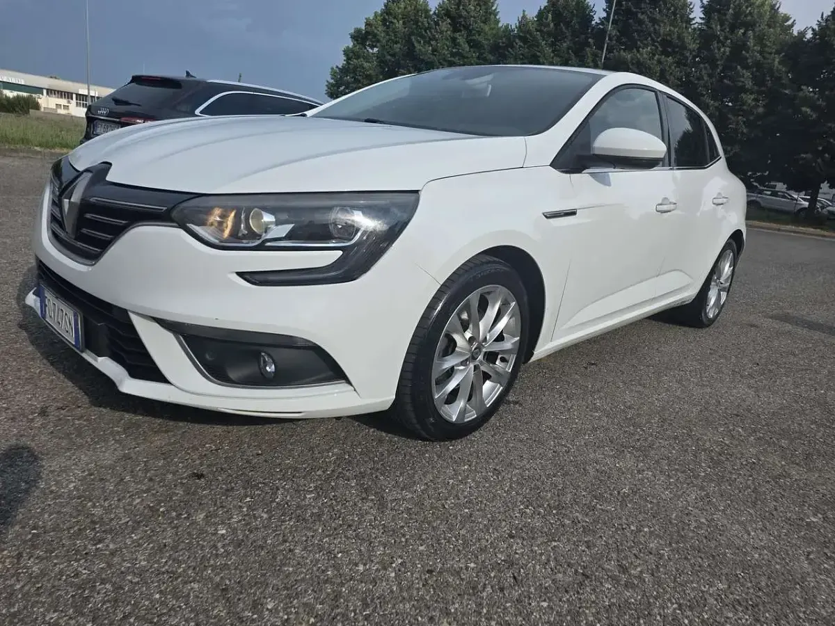 Usata Renault Mégane Bose Edition 131 CV (96 kW) 2016 Bianco Berlina
