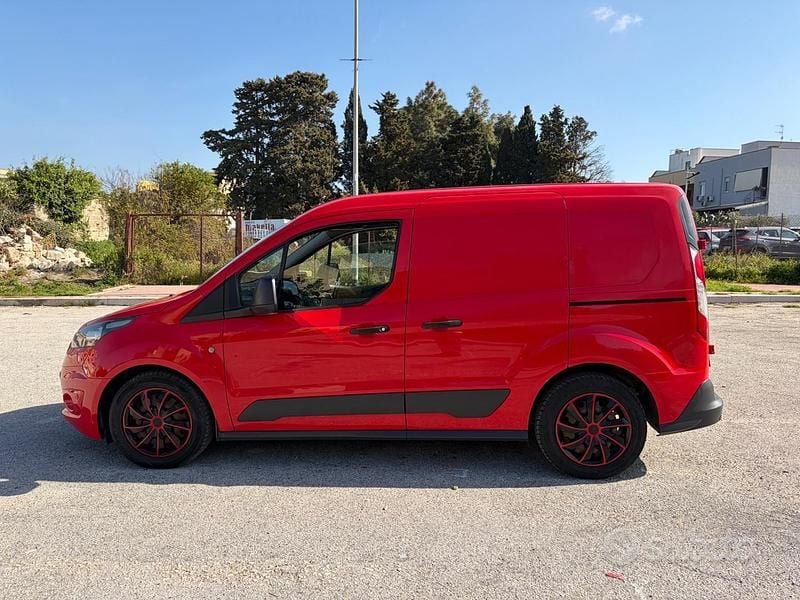 Usata Ford Transit Connect Trend 115 CV (84 kW) 2016 Rosso Monovolume
