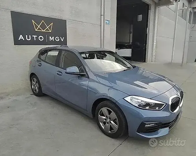 Usata BMW 118 Advantage 150 CV (110 kW) 2022 Grigio Utilitaria