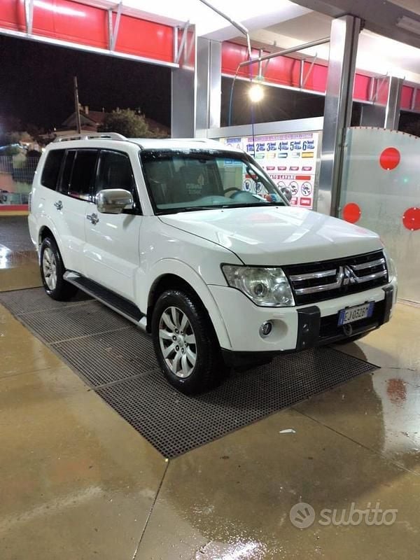 Usata Mitsubishi Pajero Intense 200 CV (147 kW) 2011 Bianco SUV