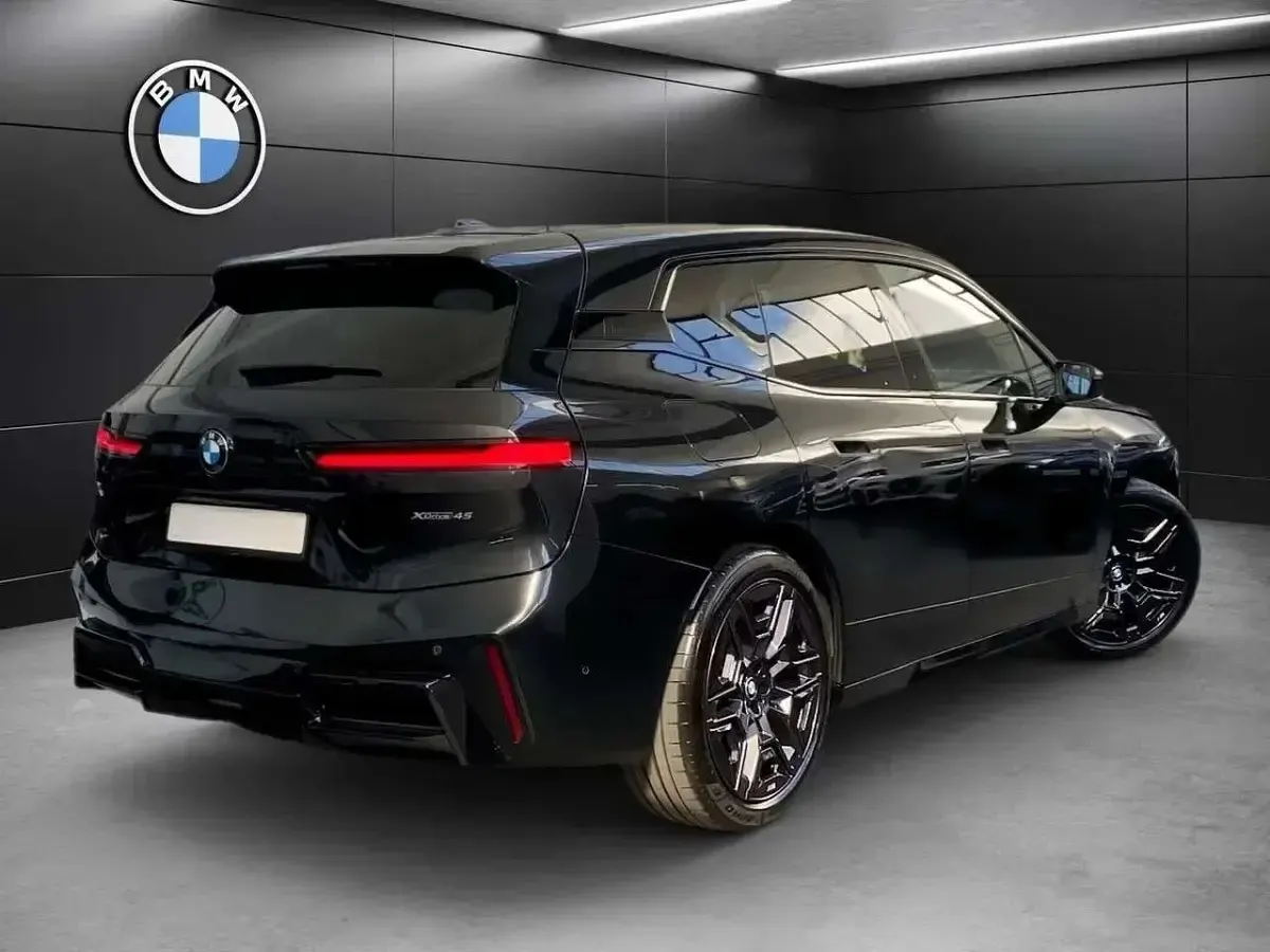 Usata BMW iX M Sport 300 kW (408 CV) 2025 Black saphire SUV
