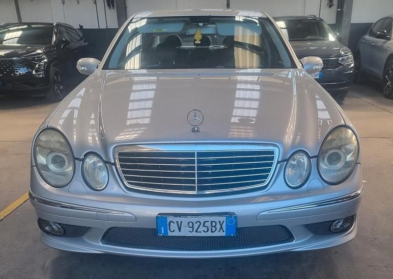 Usata Mercedes E270 Avantgarde 176 CV (129 kW) 2005 Argento Berlina