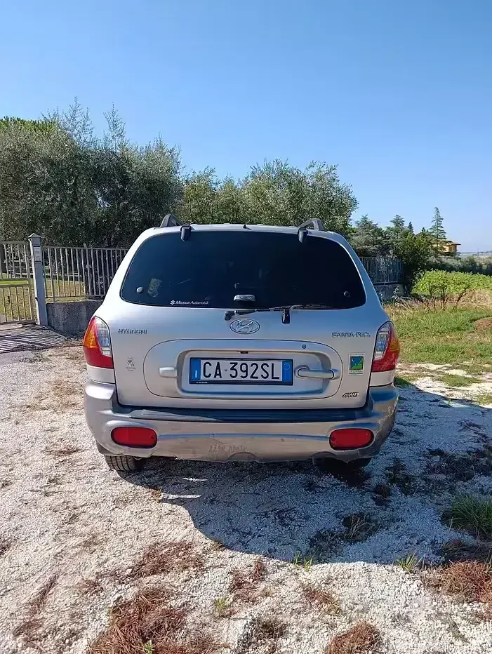 Usata Hyundai Santa Fe 112 CV (82 kW) 2002 Grigio SUV
