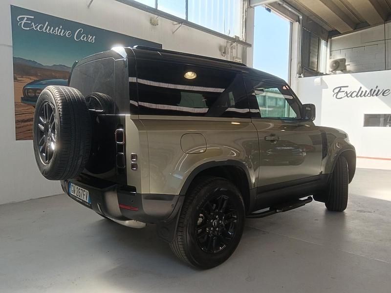 Käytetty Land Rover Defender SE Dynamic 200 HP (147 kW) 2024 Vihreä Katumaasturi