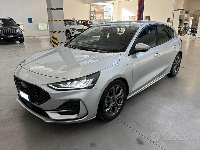 Usata Ford Focus ST-Line 116 CV (85 kW) 2024 Argento metallizzato Berlina
