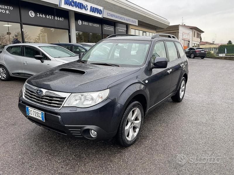Grigio Usata 2010 Subaru Forester Trend SUV | 6900 € (Ottimo prezzo) - Immagine 1/4