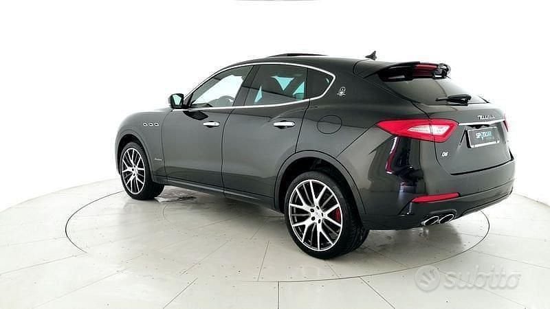Usata Maserati Levante 275 CV (202 kW) 2018 Nero SUV
