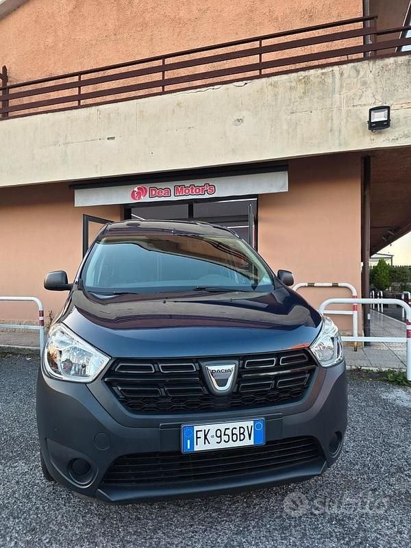 Blu Usata 2017 Dacia Dokker Ambiance Monovolume | 8900 € (Buon prezzo) - Immagine 1/4