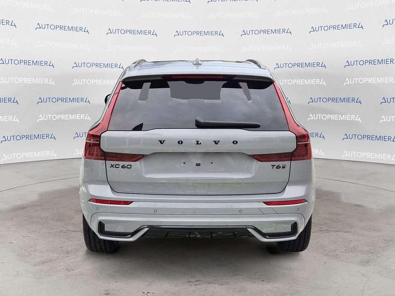 Nuova Volvo XC60 Plus 349 CV (256 kW) 2026 Verde SUV