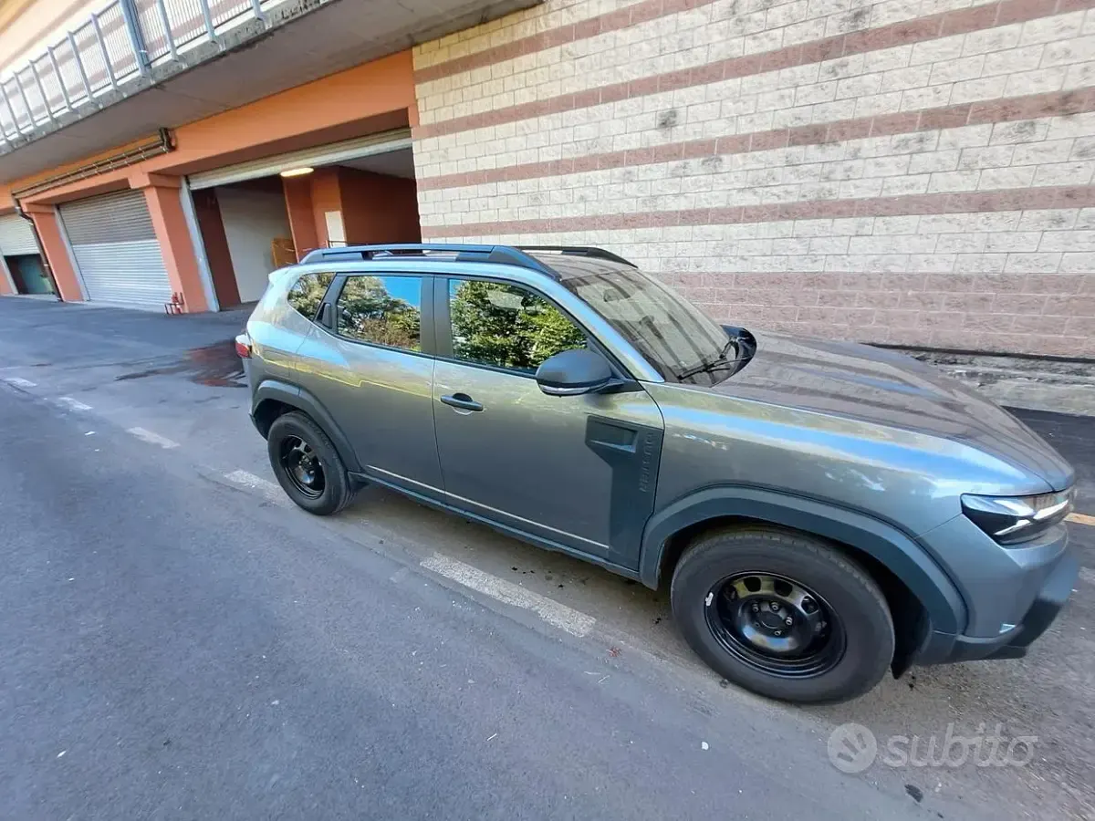 Usata Dacia Duster 101 CV (74 kW) 2025 Grigio Cabrio