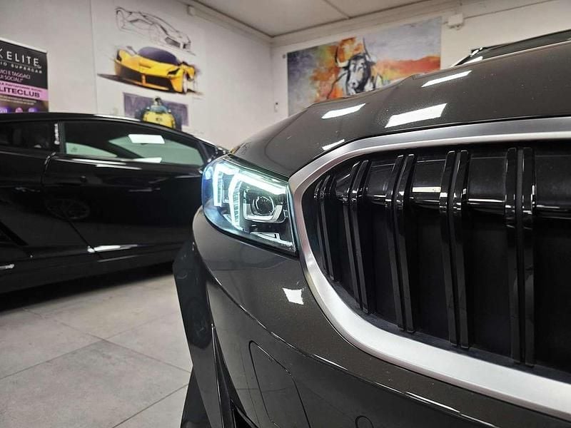 Usata BMW 320 Advantage 190 CV (139 kW) 2022 Dravit grey metallic Station wagon