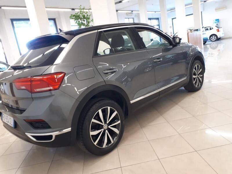 Usata VW T-Roc Style 115 CV (84 kW) 2019 Grigio SUV