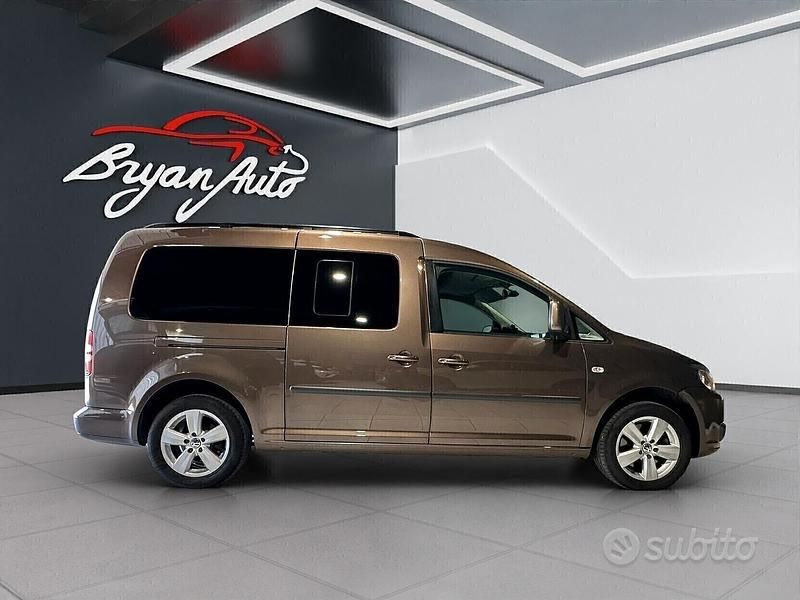 Marrone Usata 2015 VW Caddy Comfortline Monovolume | 9000 € (Buon prezzo) - Immagine 1/4