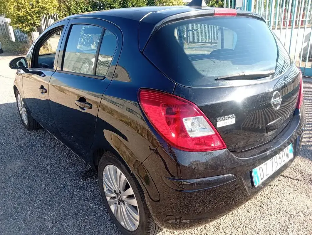Usata Opel Corsa Cosmo 80 CV (58 kW) 2009 Utilitaria