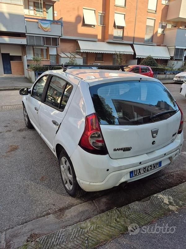 Usata Dacia Sandero 75 CV (55 kW) 2008 Bianco Berlina
