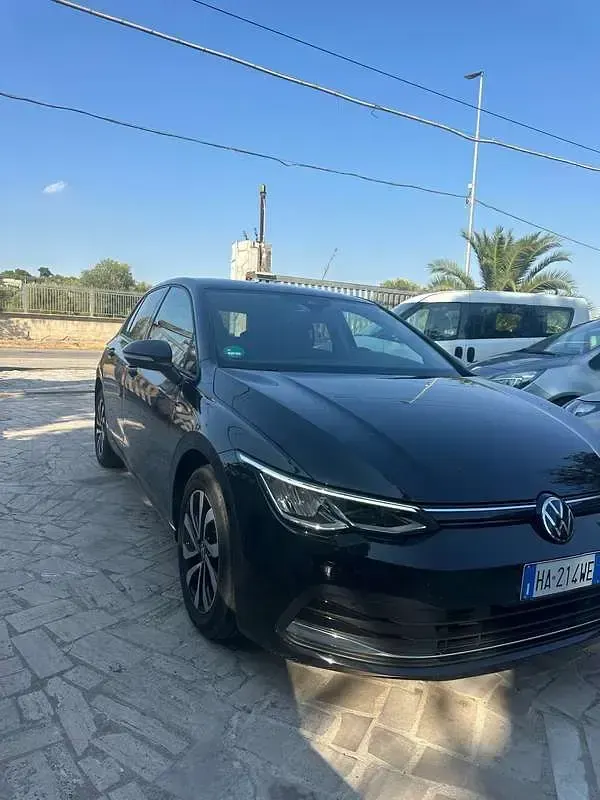 Usata VW Golf VIII Active 116 CV (85 kW) 2023 Nero Berlina