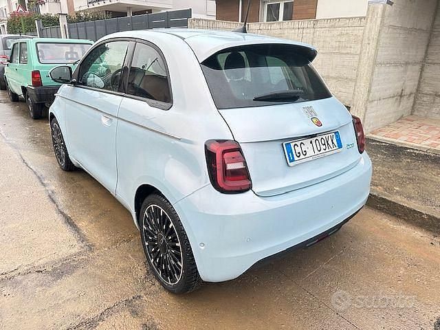 Usata Fiat 500e Icon 42 kW (58 CV) 2021 Blu Berlina