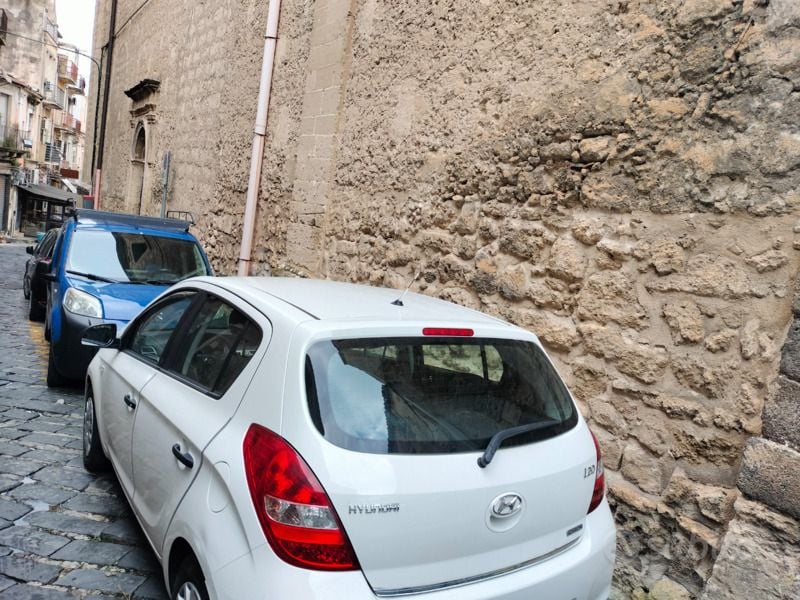 Usata Hyundai i20 90 CV (66 kW) 2012 Bianco Utilitaria