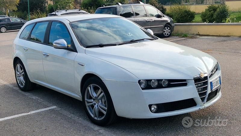 Usata Alfa Romeo 159 Distinctive 2011 Bianco Station wagon