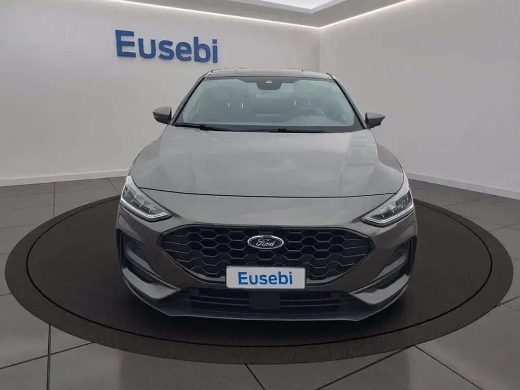 Usata Ford Focus ST-Line 125 CV (91 kW) 2023 Grigio scuro Berlina