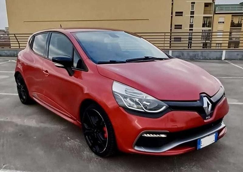 Usata Renault Clio IV R.S. 200 CV (147 kW) 2014 Rosso Berlina