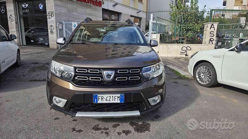 Usata Dacia Sandero Stepway 90 CV (66 kW) 2018 Marrone Berlina