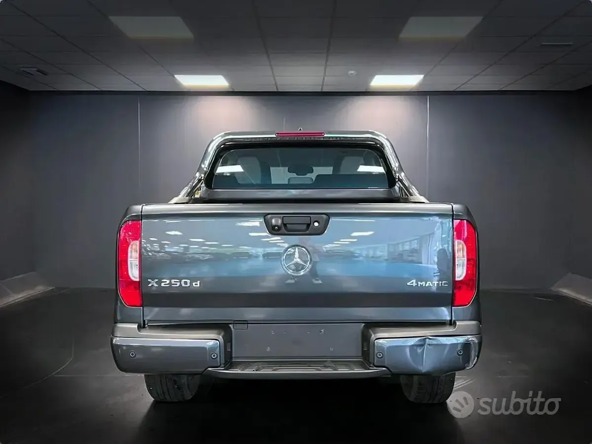 Usata Mercedes X250 Progressive 190 CV (139 kW) 2018 Grigio Pick-up