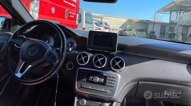 Usata Mercedes A180 115 CV (84 kW) 2014 Nero Berlina
