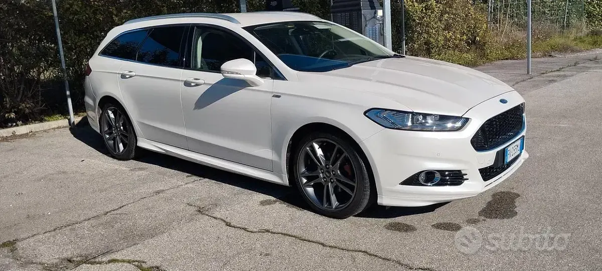 Usata Ford Mondeo 150 CV (110 kW) 2017 Bianco Station wagon