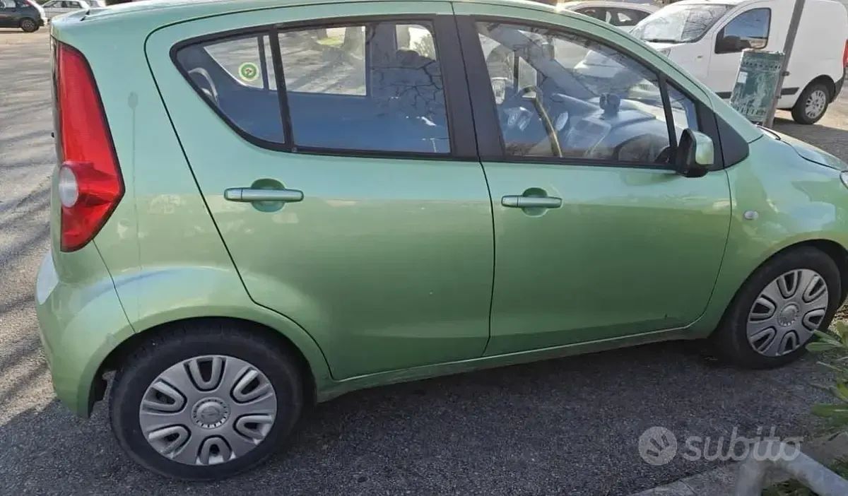Usata Opel Agila 116 CV (85 kW) 2009 Verde Berlina