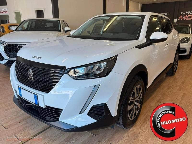 Usata Peugeot 2008 Active 101 CV (74 kW) 2020 Bianco SUV