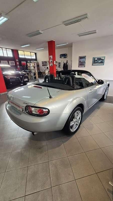 Usata Mazda MX5 126 CV (92 kW) 2007 Argento Cabrio