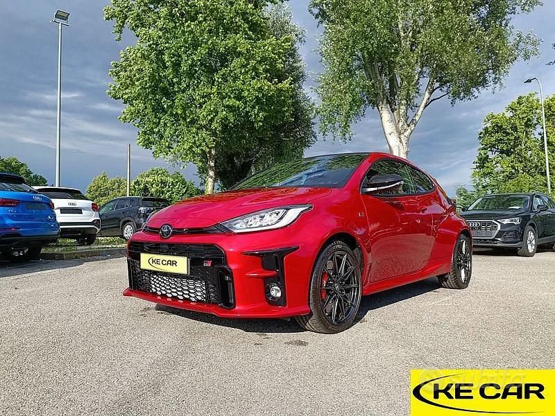 Usata Toyota Yaris 2022 Rosso Utilitaria