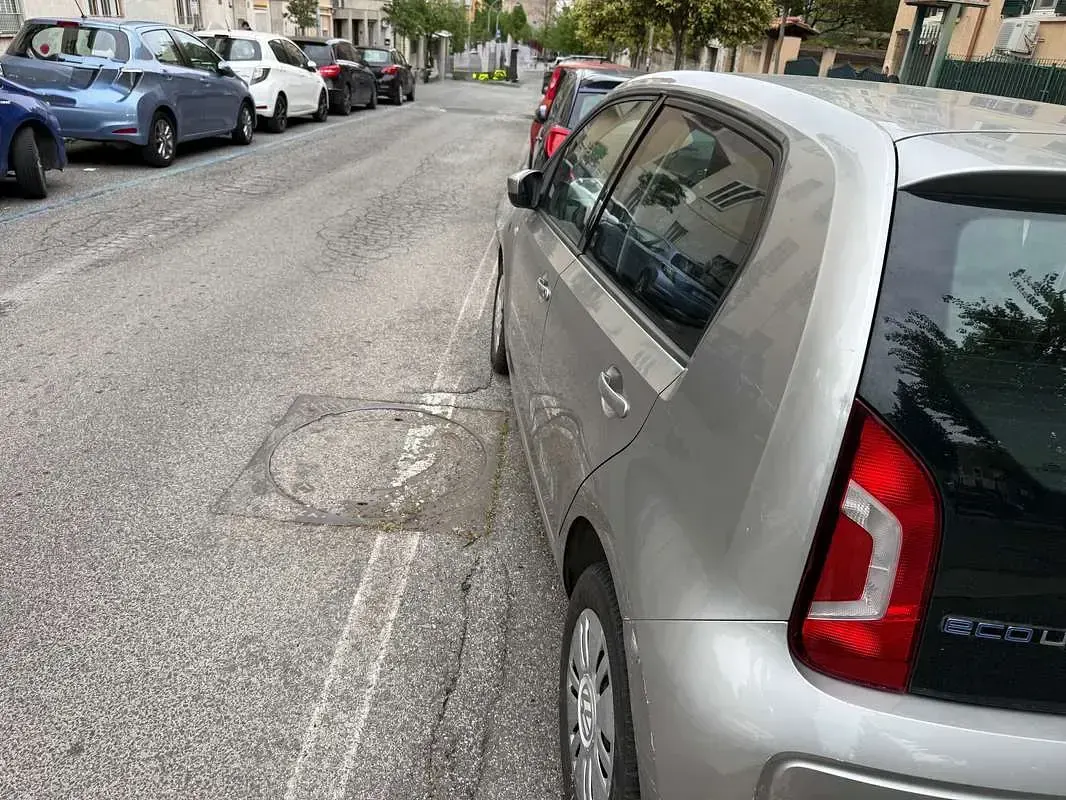 Usata VW up! 68 CV (50 kW) 2014 Argento Utilitaria