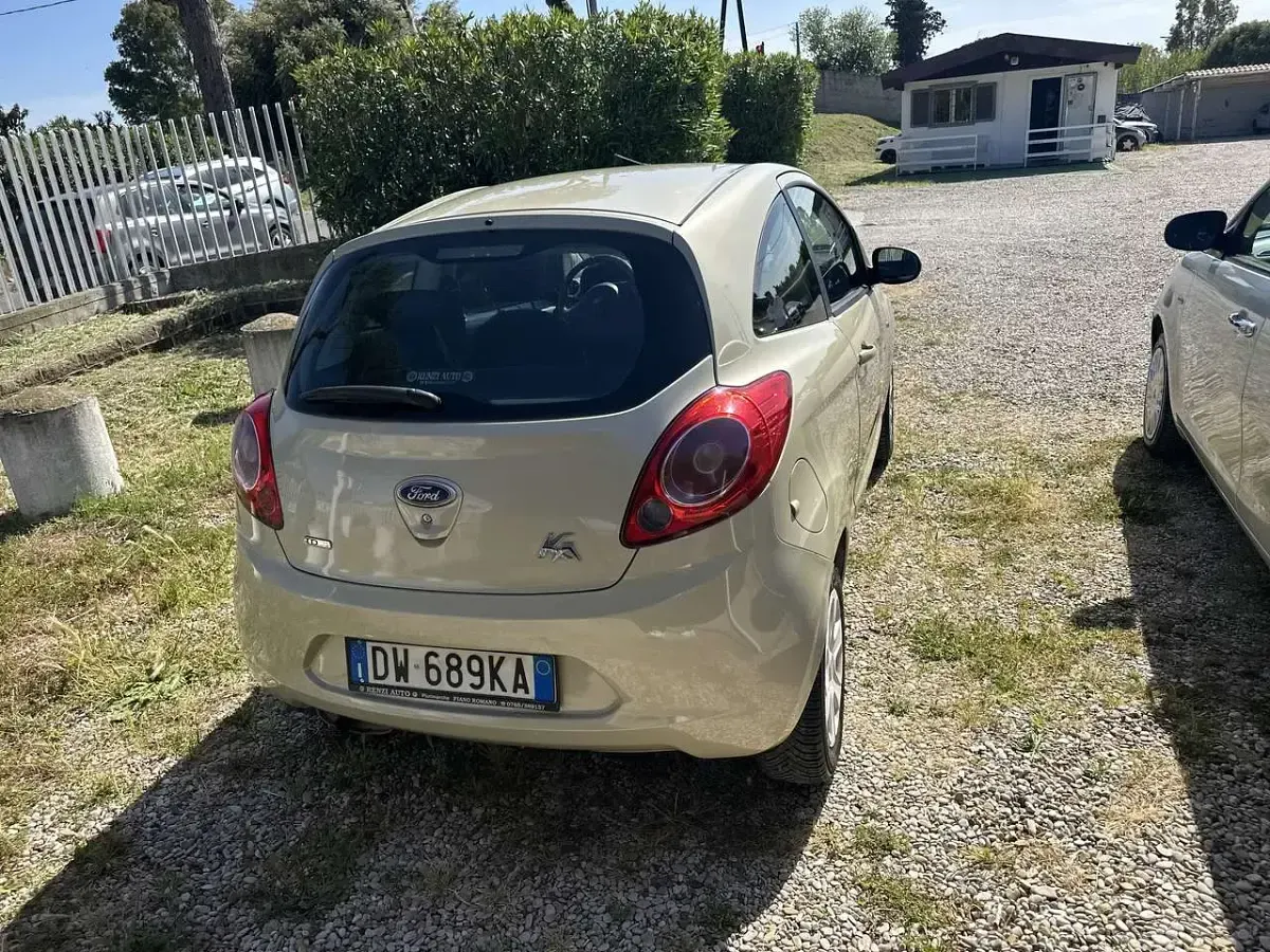 Usata Ford Ka Titanium 75 CV (55 kW) 2009 Beige Utilitaria