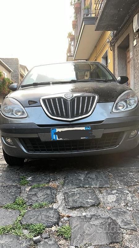 Usata Lancia Ypsilon 69 CV (50 kW) 2007 Nero Utilitaria
