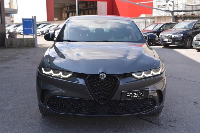 Begagnad Alfa Romeo Tonale Veloce 131 HK (96 kW) 2025 Grå SUV