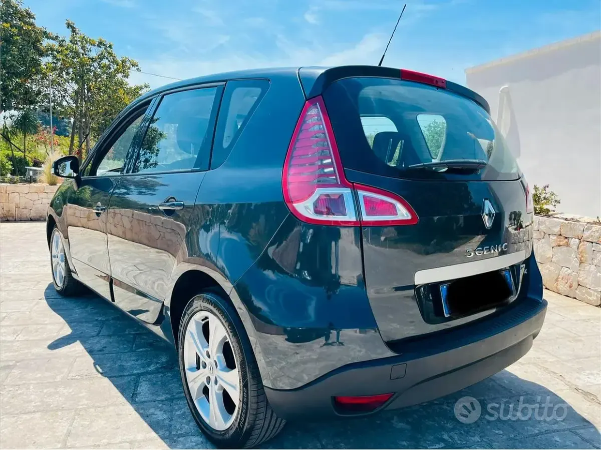 Usata Renault Scenic E-Tech 110 CV (80 kW) 2010 Grigio Monovolume