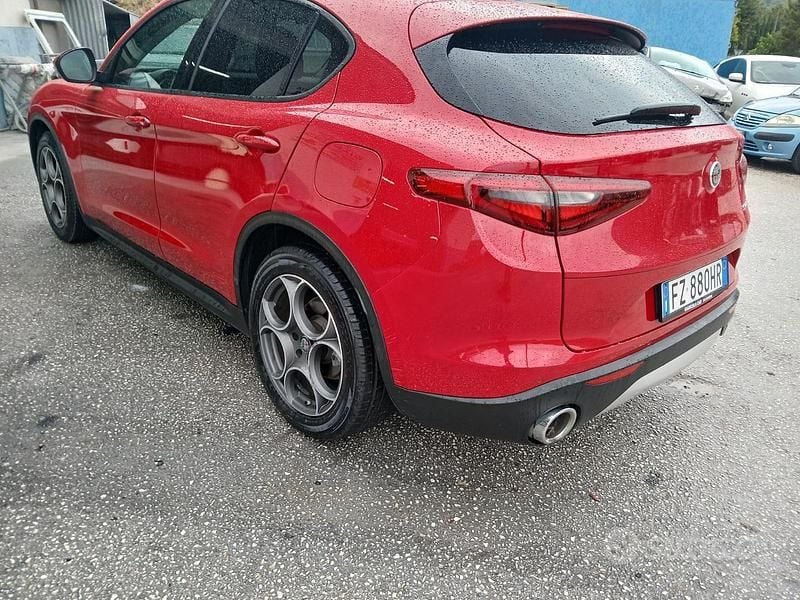 Usata Alfa Romeo Stelvio 160 CV (117 kW) 2019 Rosso SUV