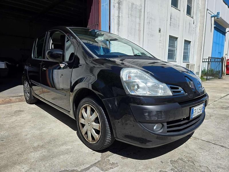 Usata Renault Modus 75 CV (55 kW) 2012 Nero Monovolume